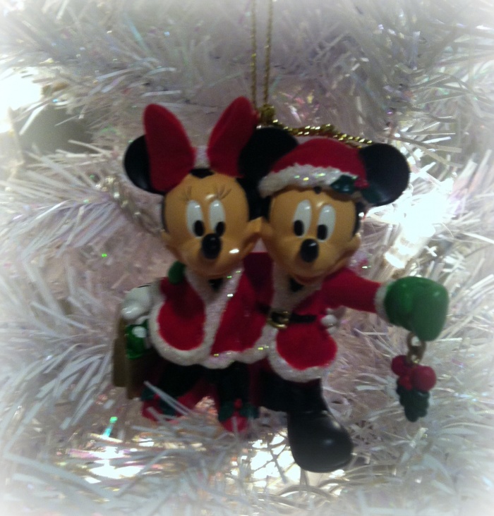 Mickey and Minnie count down to Christmas