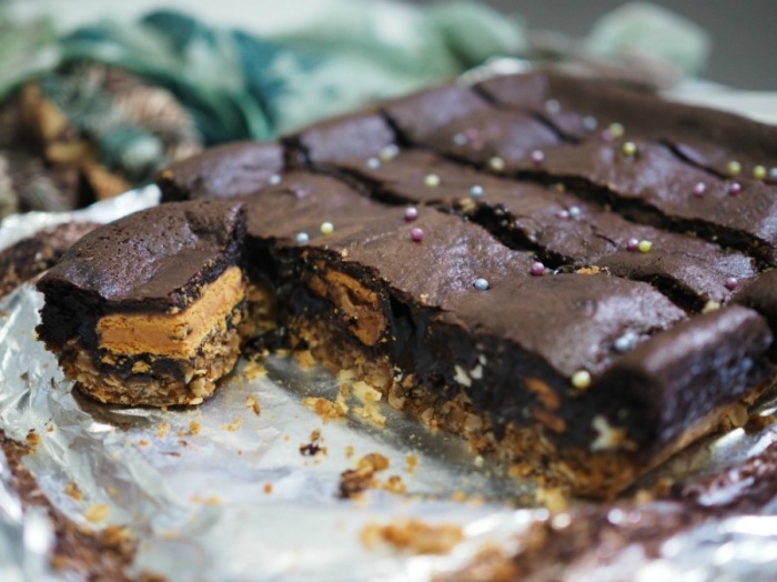 Champagne and Chip Slutty Brownies