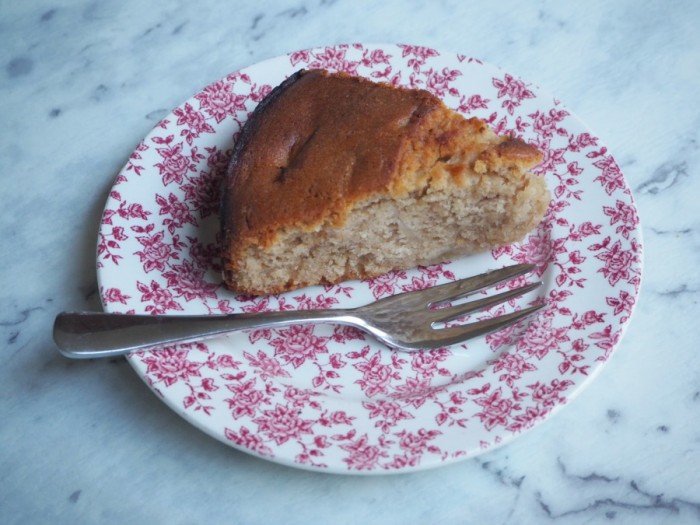 Easy Caramelised Apple Cake