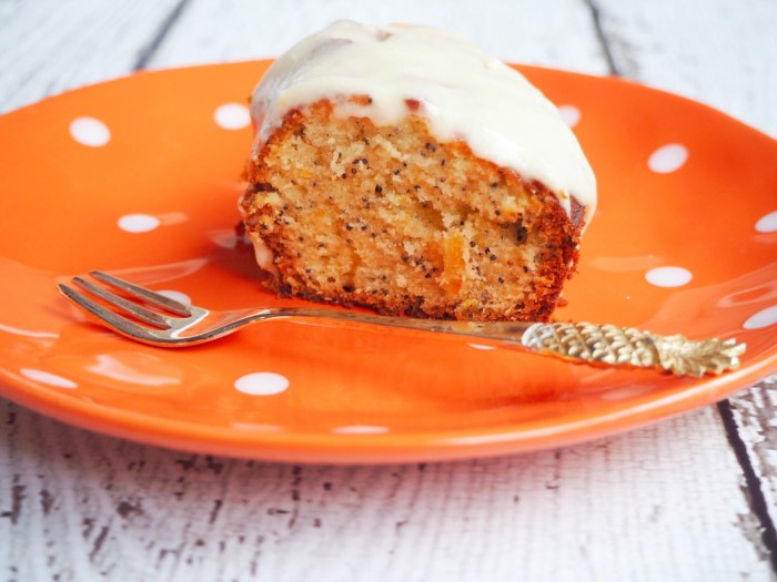 Orange and poppyseed cake with sour cream frosting 2