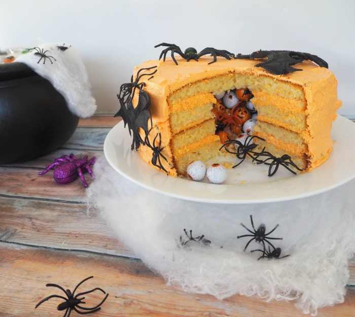 Create Bake Make Halloween Pinata Cake