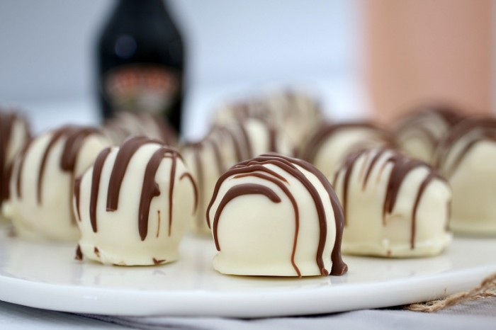 Baileys-Tim-Tam-Cheesecake-Balls-