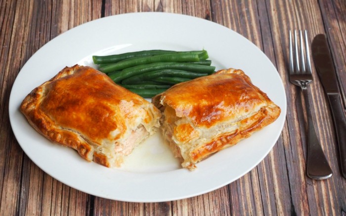 Simple salmon pies