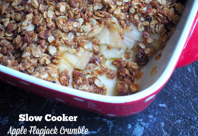 Slow Cooker Apple Flapjack Crumble