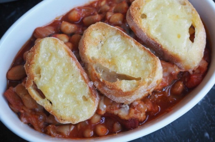 Slow cooker sausage and bean hotpot