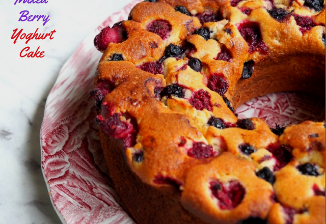 Mixed Berry Yoghurt Cake