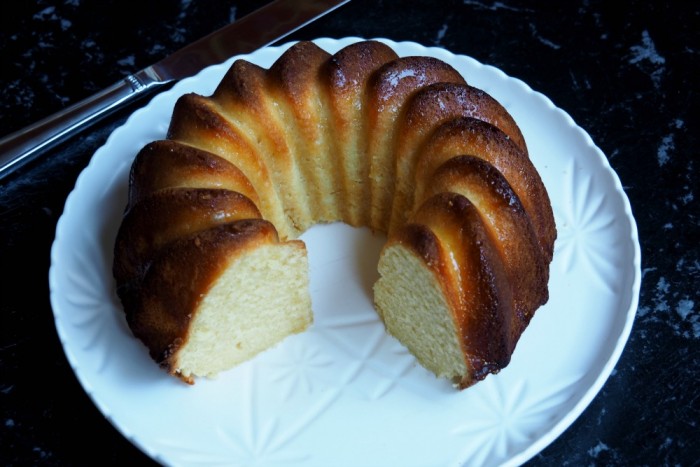 Sour cream bundt with butter glaze 2