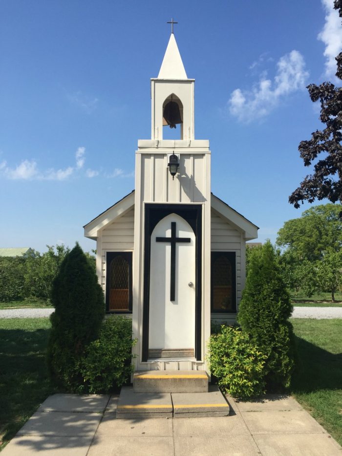 Things to do in Toronto - Smallest chapel