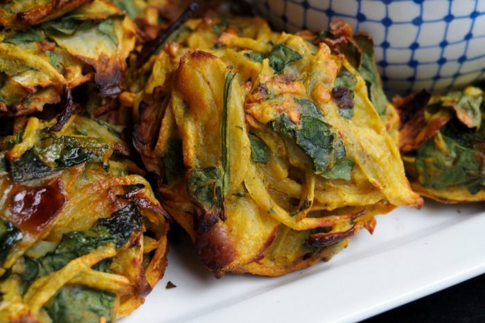 Spinach and Onion pakora with mint raita 2