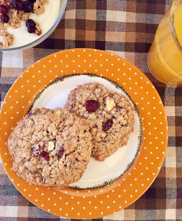 Apple and Cranberry Breakfast Cookies momifer