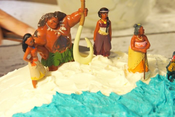 how to make a Moana cake