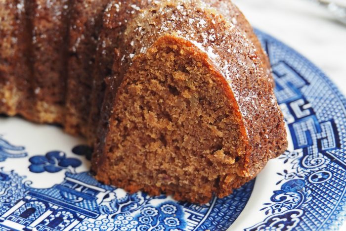 Apple and Spice Cake