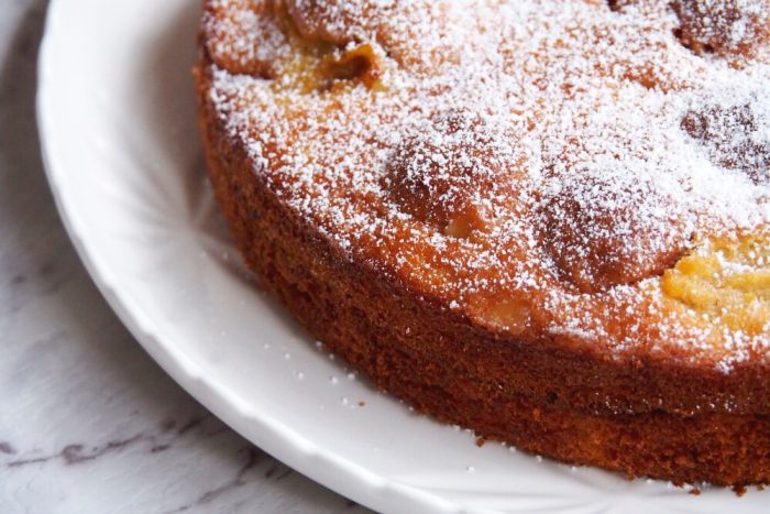 Apricot and Amaretti Cake 2