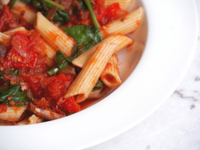 Pasta with chilli, tomatoes and spinach 2