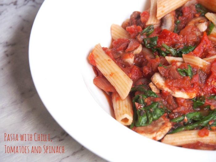 Pasta with chilli, tomatoes and spinach