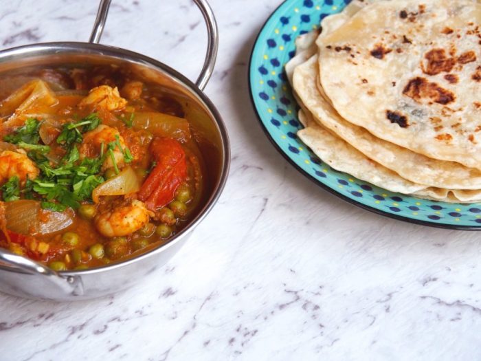 Prawn, pea and tomato curry 3