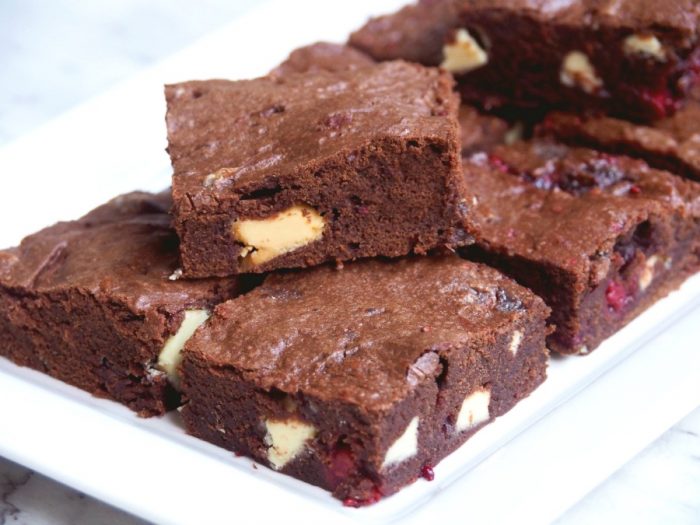 Double chocolate and raspberry brownies 3