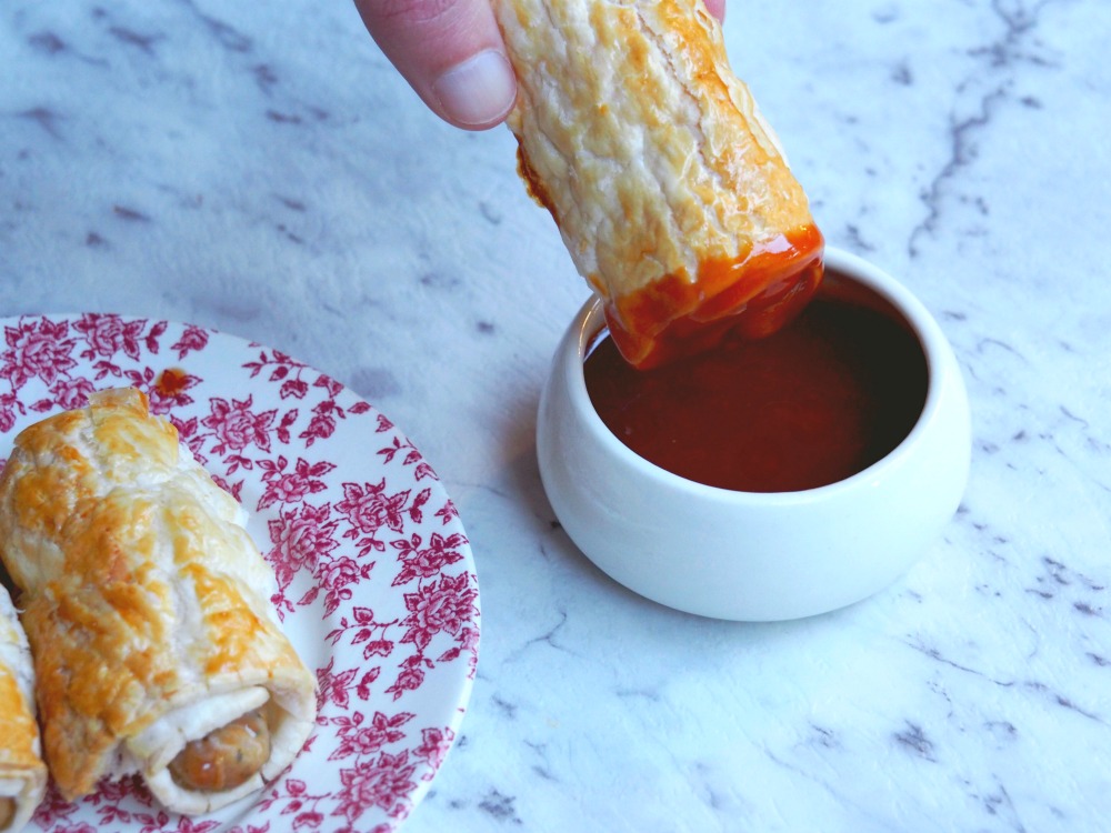 Chicken Sausage Rolls with barbecue sauce 4