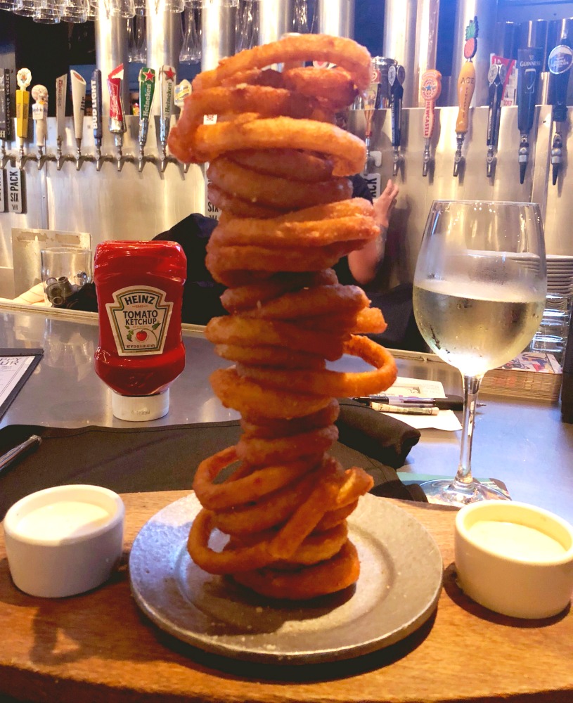 waikiki happy hours - Yardhouse onion rings