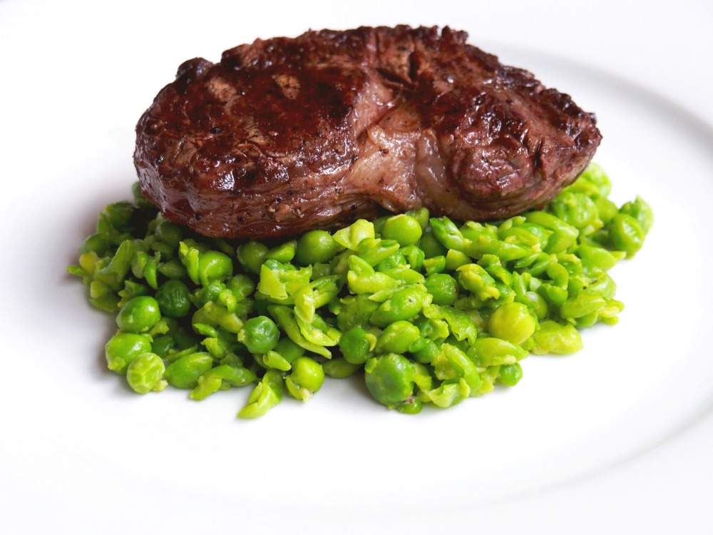 Steak with smashed peas 4