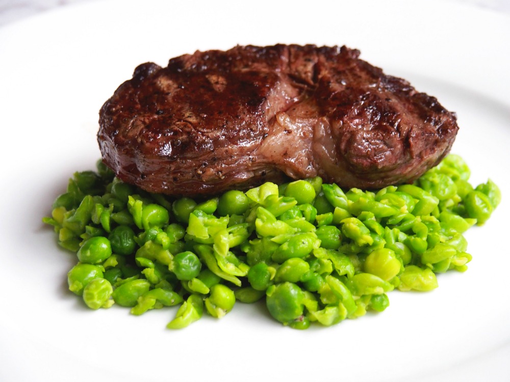 Steak with smashed peas 2