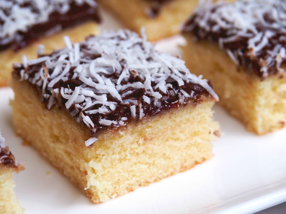 jamtastic-lamington-slice-6