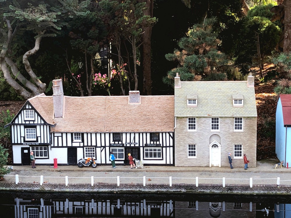 cockington-green-miniature