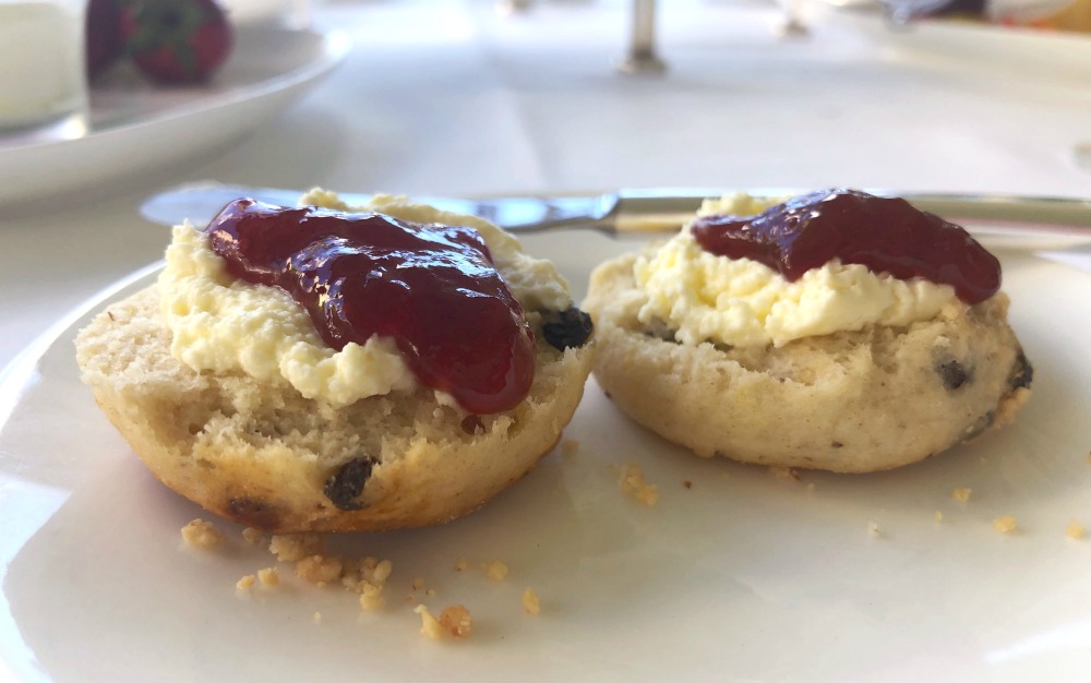 halekulani-afternoon-tea-scones