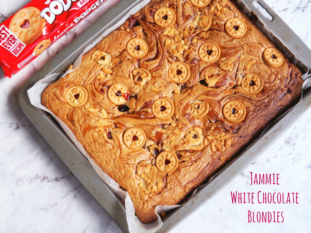 jammie-dodger-white-chocolate-blondies