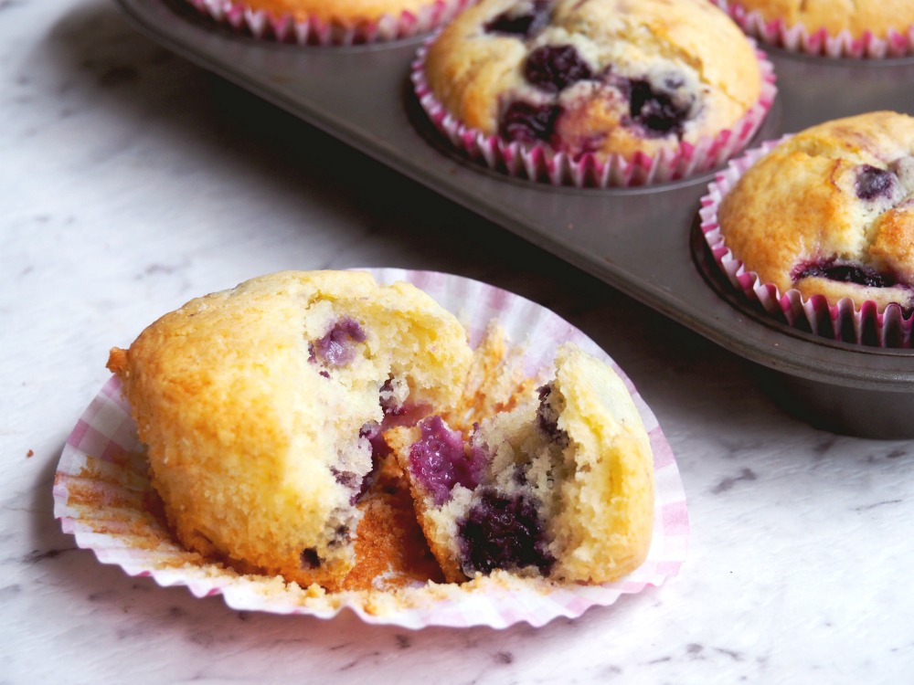 lemon-and-blueberry-muffins-5