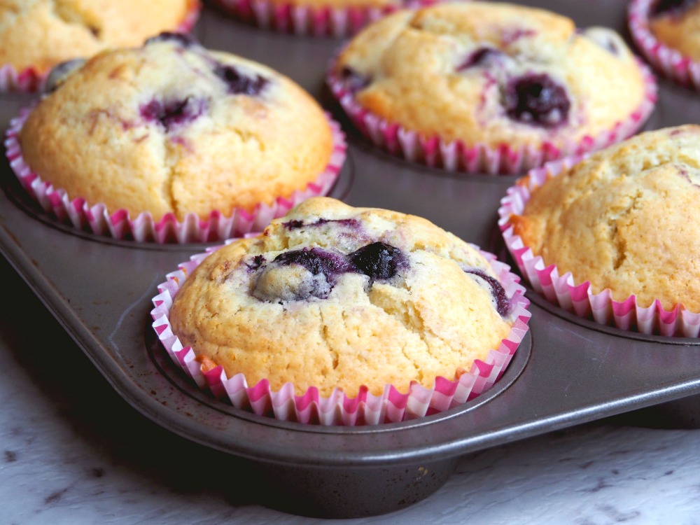 lemon-and-blueberry-muffins-6