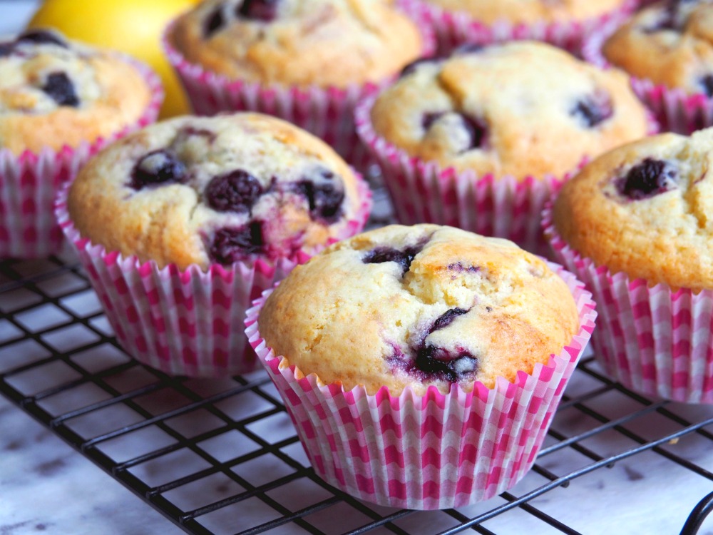 lemon-and-blueberry-muffins-3