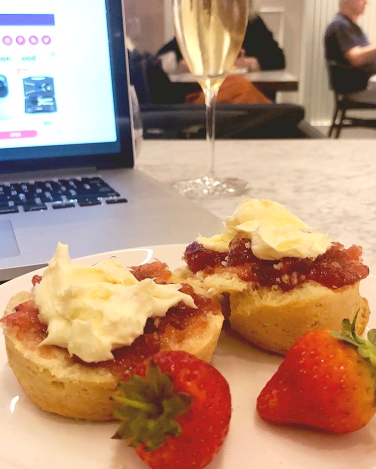 qantas lounge scones