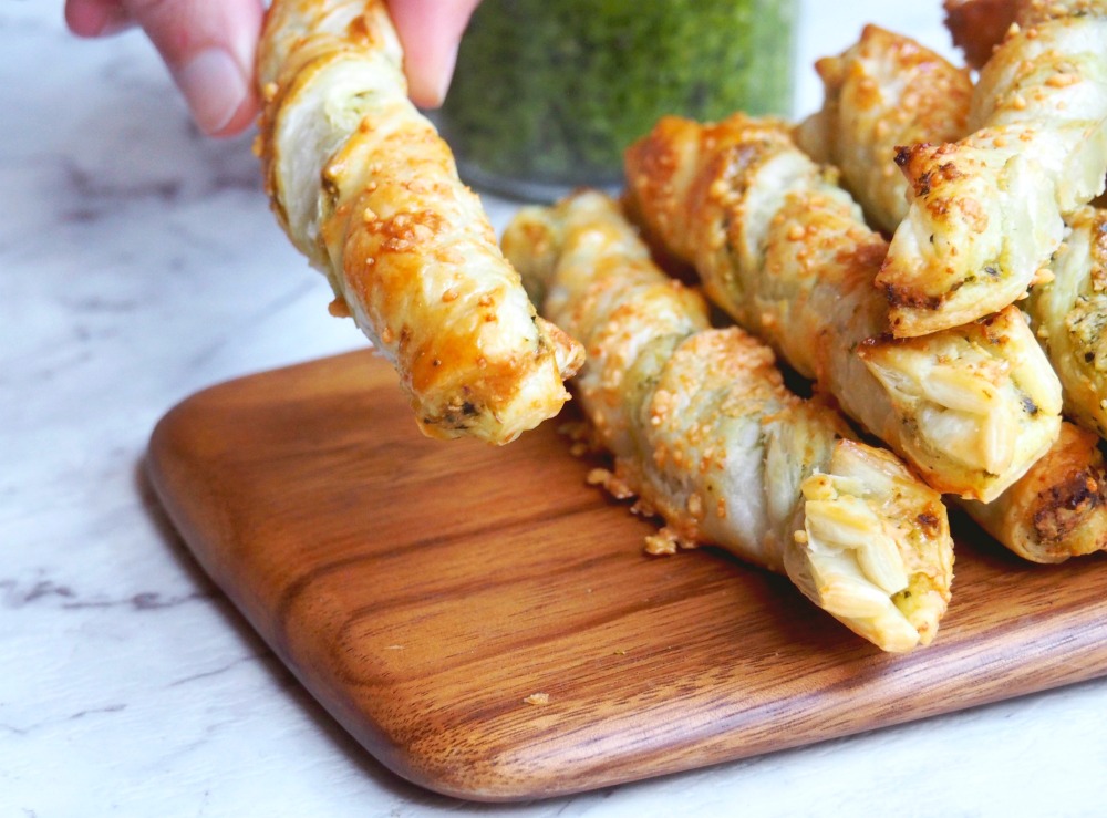 4 ingredient puff pesto twists