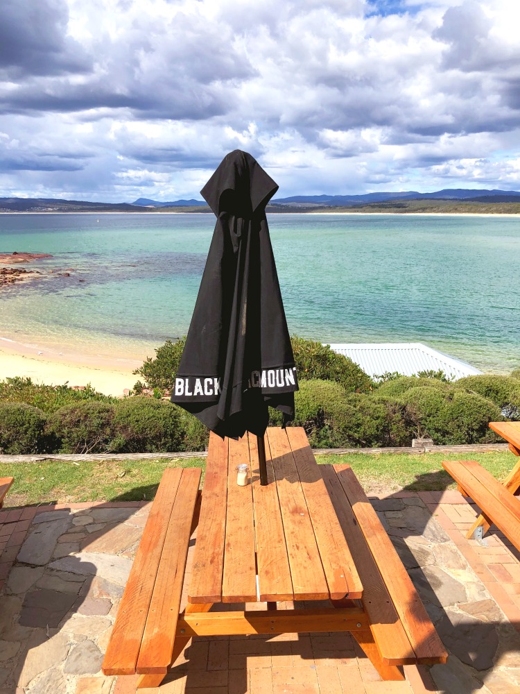 bar beach kiosk seating