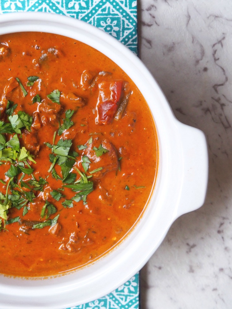 slow_cooker_beef_goulash_side