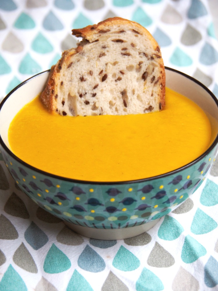 thermomix thai pumpkin soup with bread