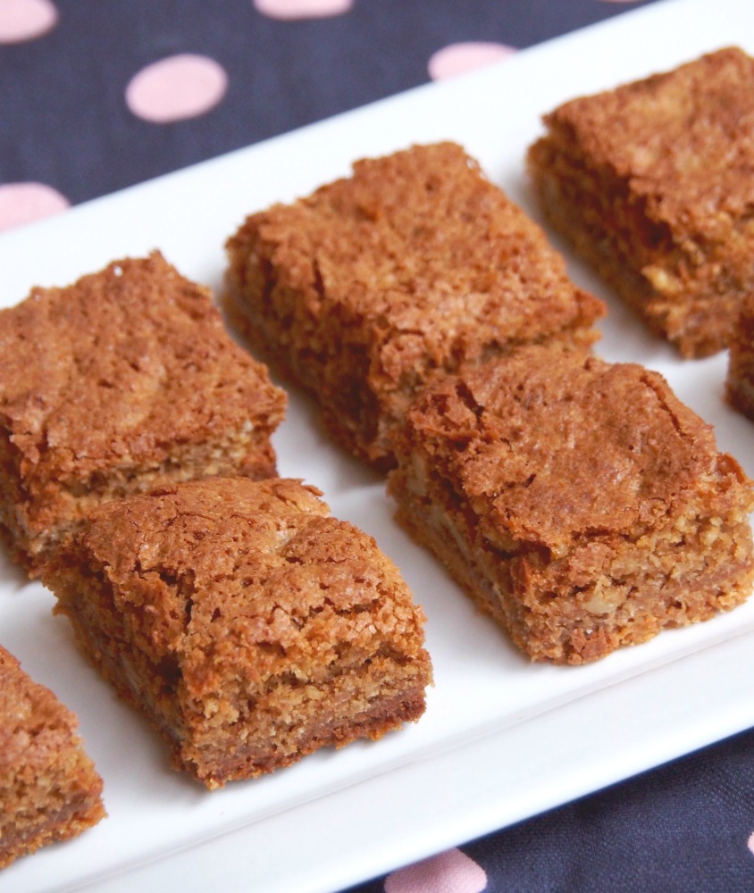 caramel walnut slice pieces