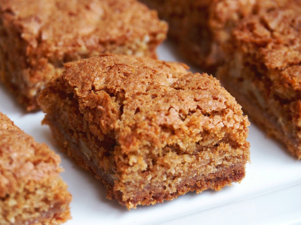 caramel walnut slice square