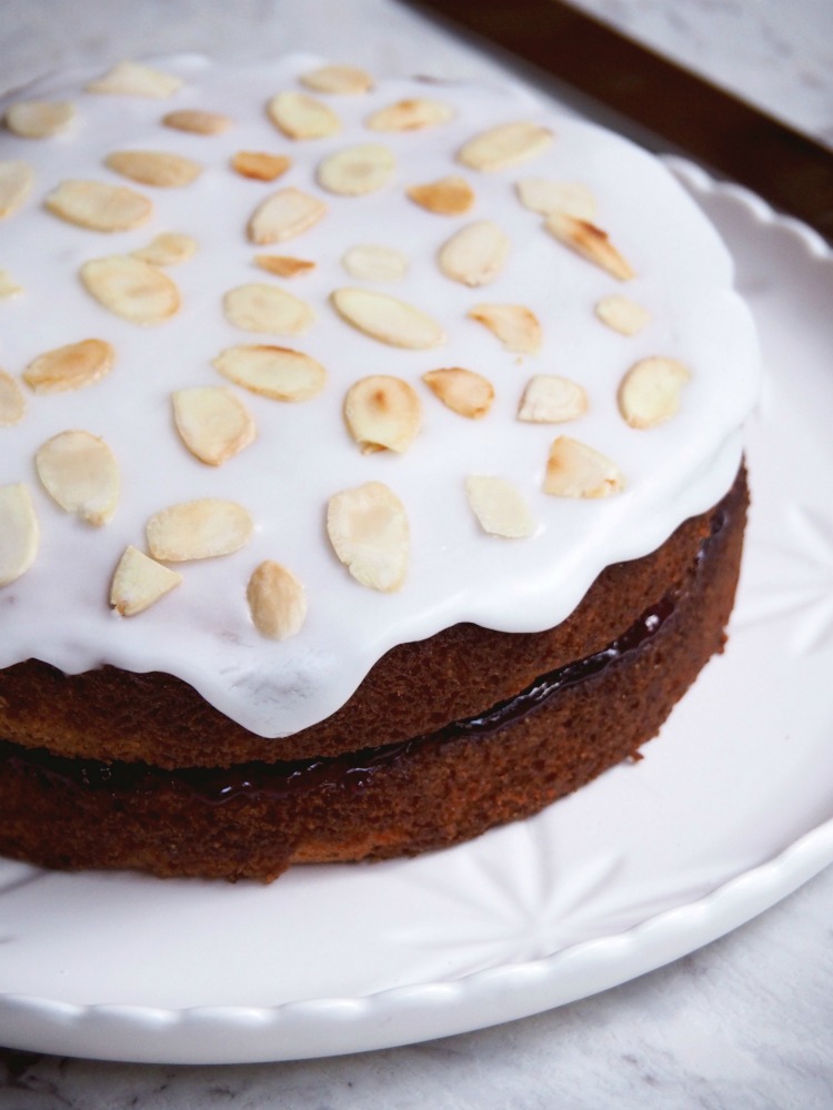 cherry bakewell cake