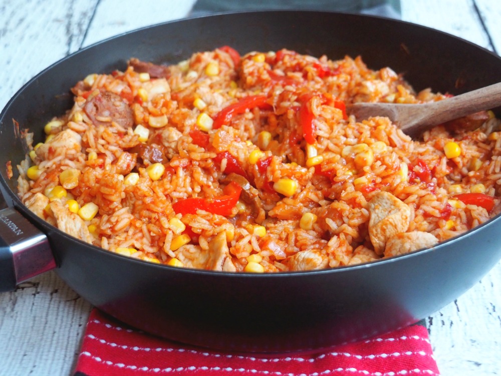 chicken and chorizo jambalaya in pan