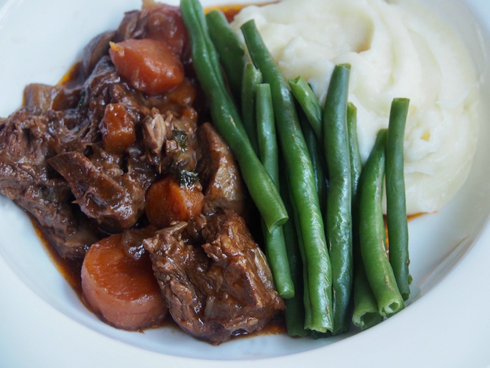 beef ale stew with green beans and mash