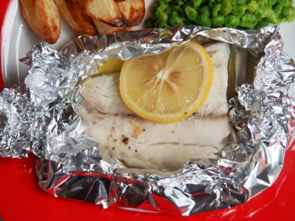 oven baked fish fillets in foil parcel