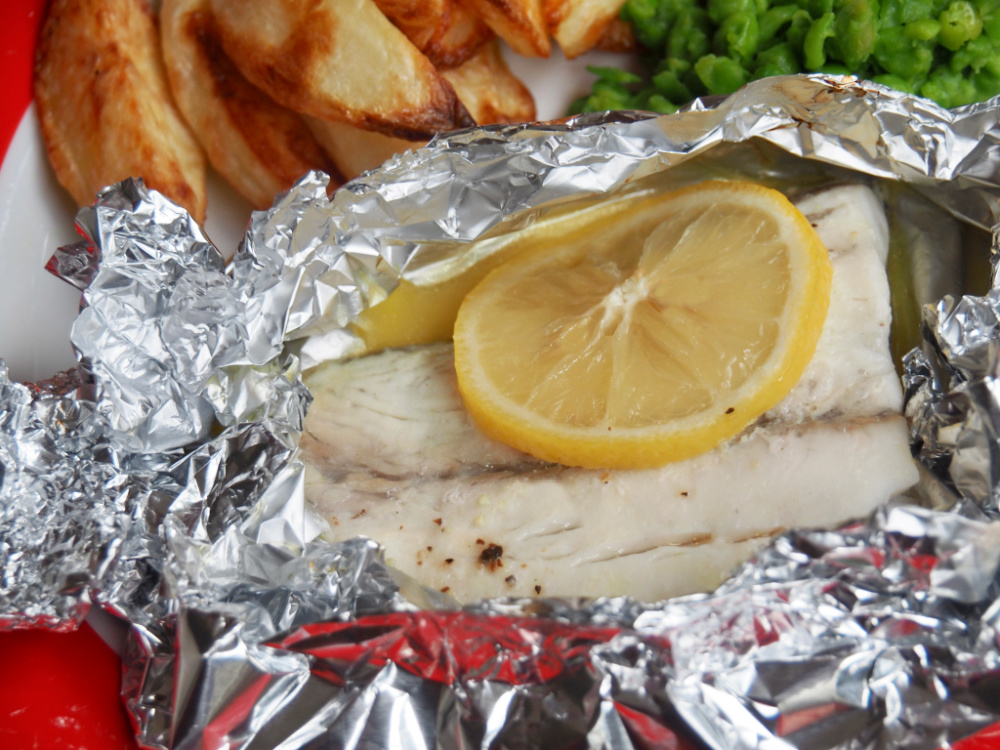 oven baked fish fillets in foil parcel