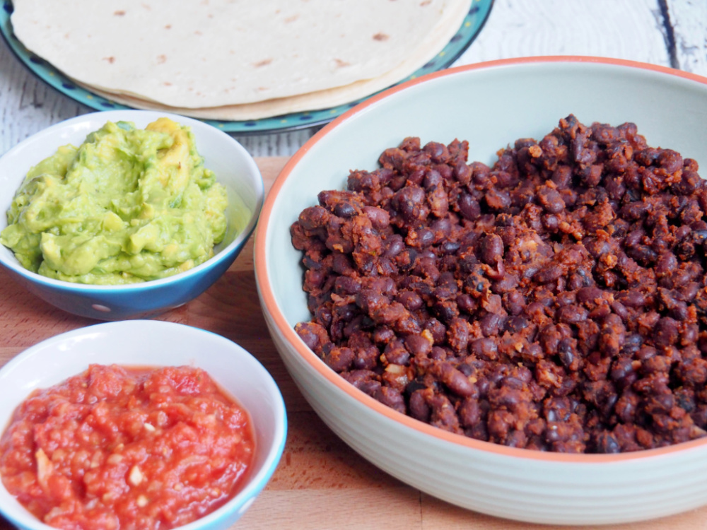 black bean chilli with tortillas