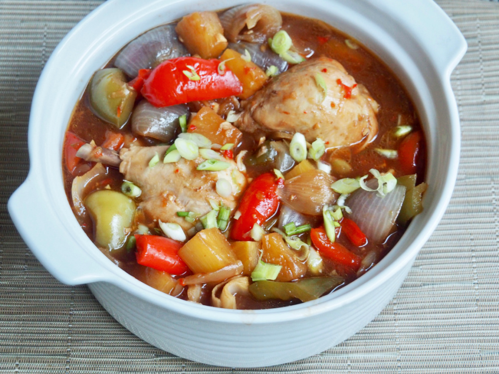 slow cooker sweet and sour chicken in casserole dish