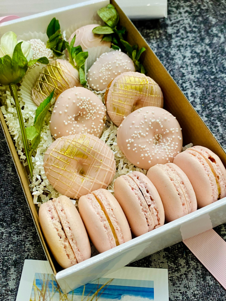 macaron delights