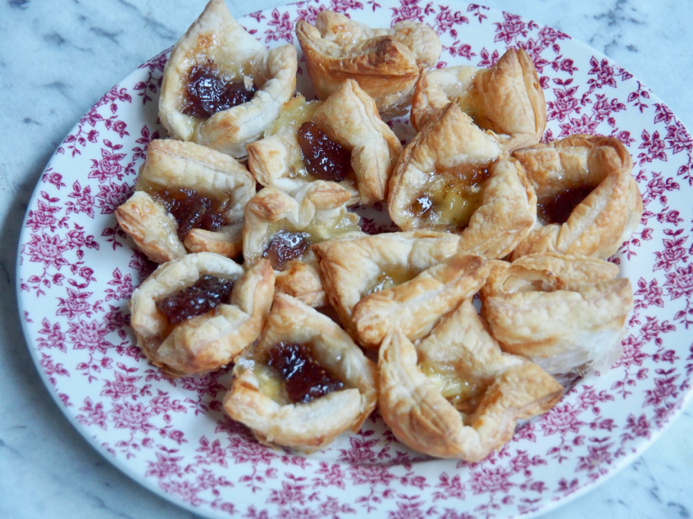 plate of brie and fig jam bites