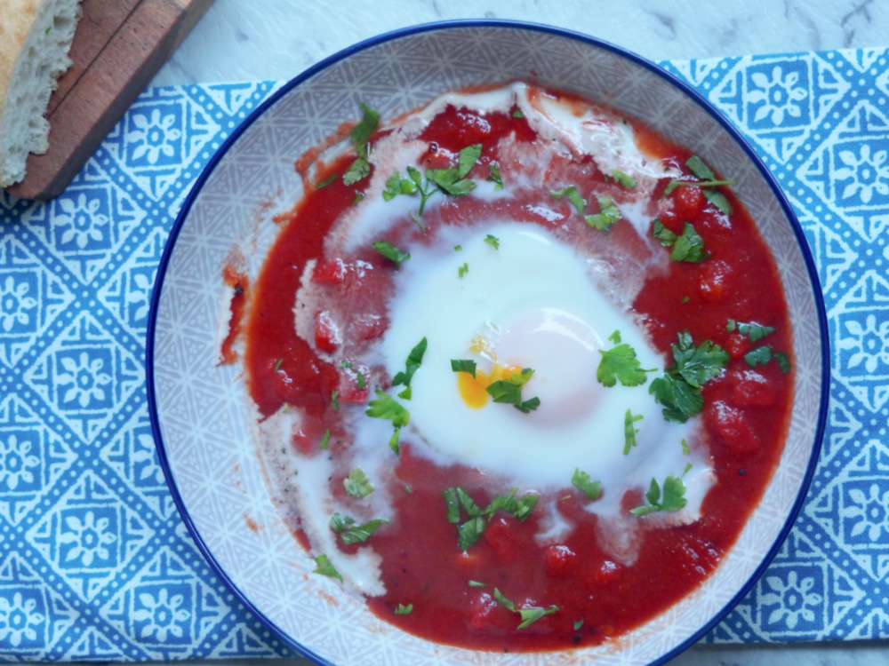 microwave shakshuka eggs from above