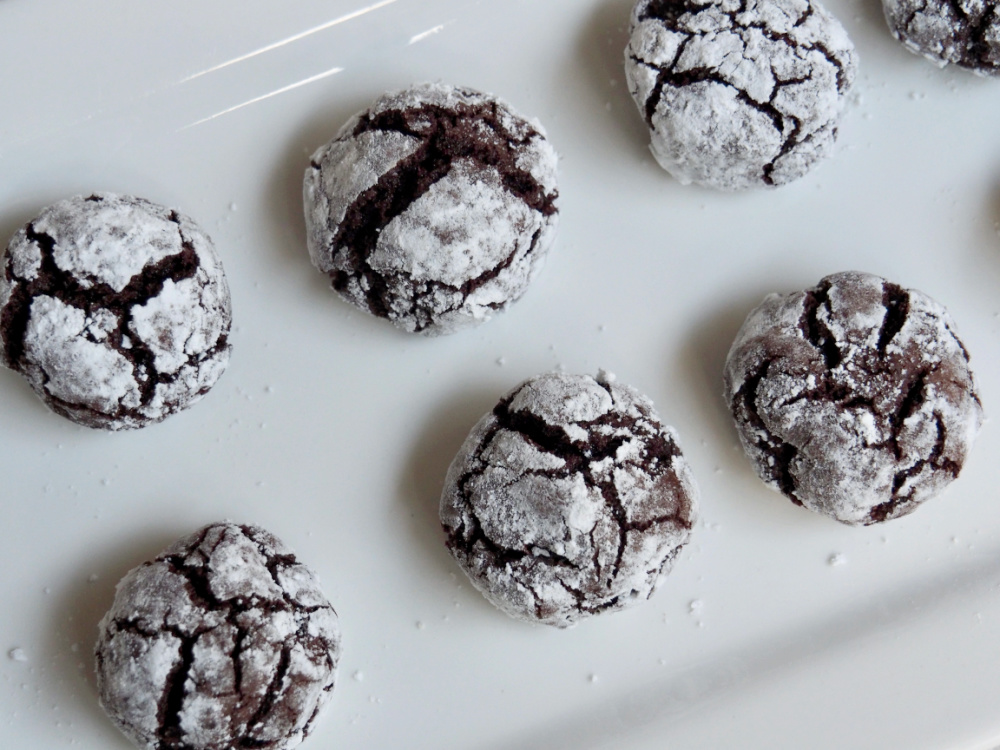 chocolate crinkle cookies from above
